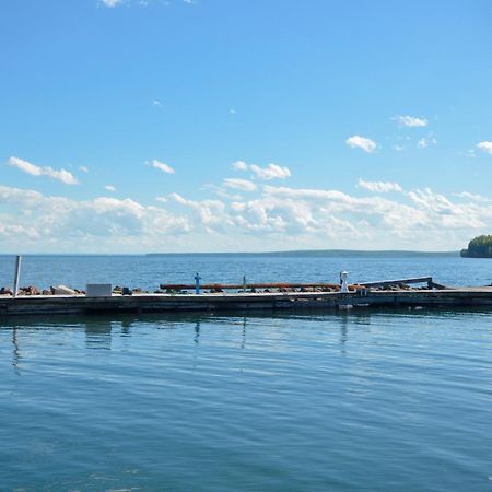 Beautiful Beach Front Condo With Lake Views ベイフィールド エクステリア 写真