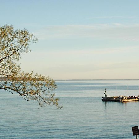 Beautiful Beach Front Condo With Lake Views ベイフィールド エクステリア 写真