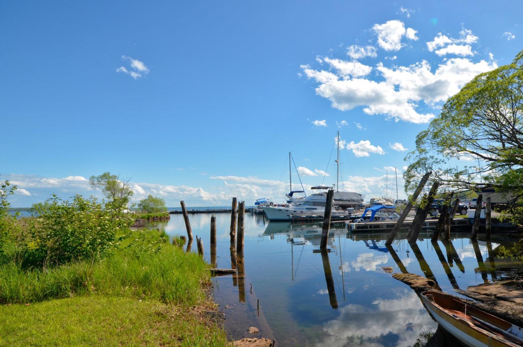 Beautiful Beach Front Condo With Lake Views ベイフィールド エクステリア 写真