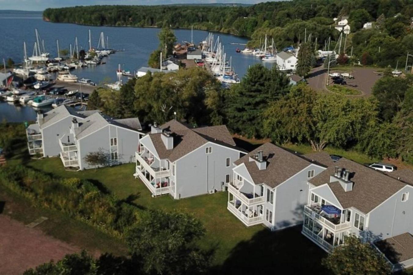 Beautiful Beach Front Condo With Lake Views ベイフィールド エクステリア 写真
