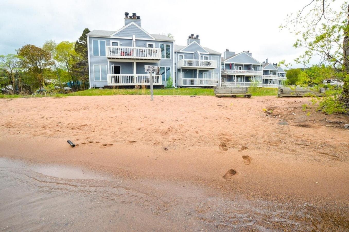 Beautiful Beach Front Condo With Lake Views ベイフィールド エクステリア 写真